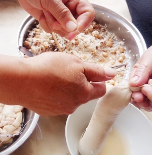 The practice measure of polished glutinous rice of pig bowel fill 4