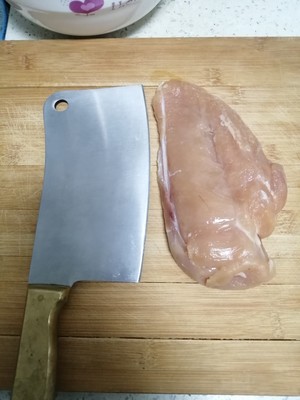 子供の宮殿が子1を守る練習の動きを食べるのが好きではない