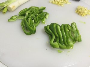 いくつかのホットスパイスプラントのいずれかの黒豚の柳の運動は、ピーマン2に一致します。