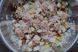 The practice measure of chicken of lotus leaf polished glutinous rice 6