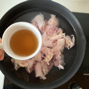 The practice measure that stews drumstick than the Xianggu mushroom with yellow stew even delicious chicken 2