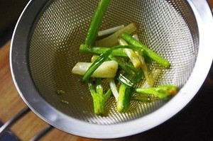 練習 緑色の油が無駄に鶏肉を切ることを測る4 