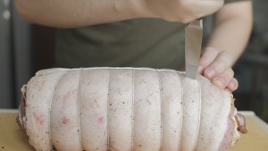 イタリアのパチパチステーキ/意味のあるタイプの豚のポルケッタの実践尺度 bake 6 