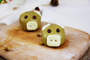 Pig year do " pig " , suffer from bag of Qiao bud pig, wish excellent singing or polished writing of your New Year! practice measure 7