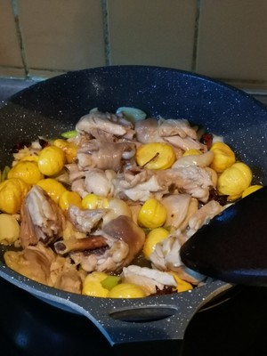 The practice measure of Bao of Chinese chestnut sweet chicken 5