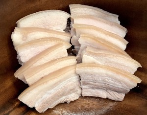 練習の動き バラの発酵豆腐のタロイモが肉を割り引く3 