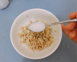 Chicken of    of salt of Xian Xiang of the daily life of a family (the hand rips chicken) practice measure 4
