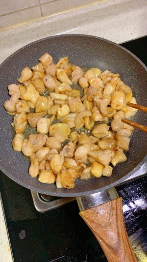 The daily life of a family is delicate, the practice measure of Xianggu mushroom slippery chicken 7