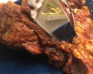 The practice measure of leg of pig of the Italian gust crackling that bake 7