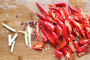 豚を揚げる熱くて明るい肉の実量3