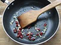 The practice measure of aubergine beans horn 7