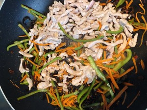 ご飯と一緒に行くことの多い国内料理-豚肉の細切り肉9