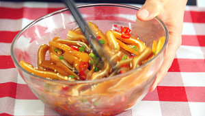 The practice measure of silk of ear of red oily pig 4