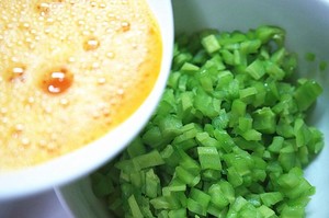 Next meal of reduce internal heat - the practice measure with egg broken balsam pear 2
