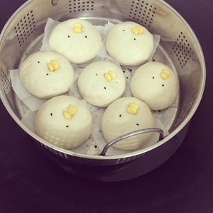 Steamed bread. Biscuit of small yellow chicken. Exceed lovely and bashful. practice measure 18