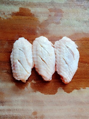 The practice measure of the wing in chicken of sweet decoct of sweet juice garlic 3