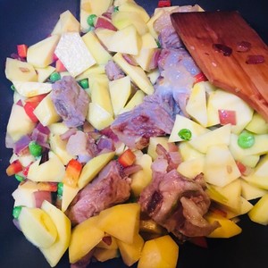 The practice measure of the curry potato chop that exceeds go with rice 3