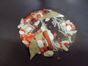 The practice measure of Xianggu mushroom chicken 3