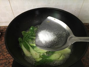 The practice measure of meal of Xianggu mushroom slippery chicken 14