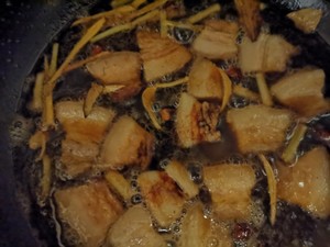 醤油に煮込んだ肉の豚の本質 6 