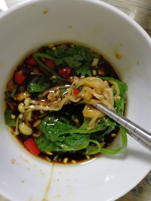 The practice measure of chaffy dish of Guangdong chicken Bao 15