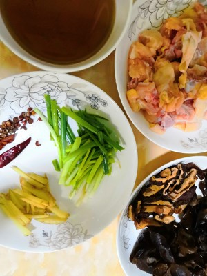 The practice measure of chicken of stew of agaric Xianggu mushroom 1