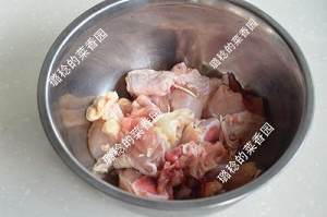 レストランの嗅覚を殺す[黄色の煮込み鶏肉]対策1