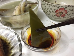 10個を煮込んだ豚の大きな骨の昆布の頭のスープの実践測定