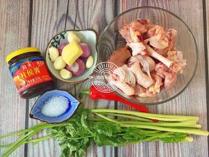 One chicken the practice measure of two eating Guangdong chicken Bao 1