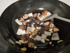 The practice measure of yellow stew chicken 4