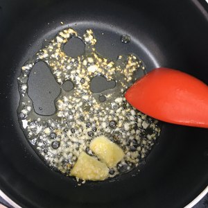 The practice measure that lid of aubergine of foam of flesh of little fat edition irrigates a meal 1