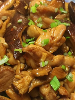 The practice measure of Xianggu mushroom slippery chicken 8