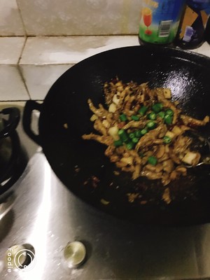 The practice measure of chicken of stir-fry before stewing of hot pepper green pepper 9