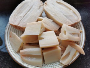 The practice measure of chicken of stew of lotus lotus root 2