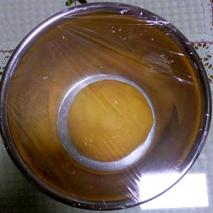 Allhallowsカボチャは小さなフライパンの蒸しパン2