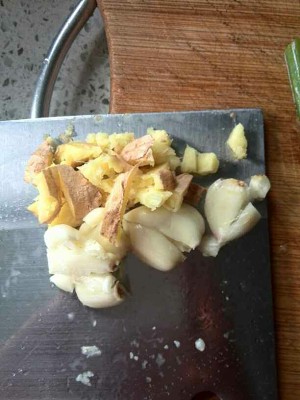 ジャガイモの実習 煮込みの醤油1 