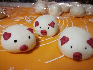豚豚Bao Peijiが1年の料理豚の祝福を含む実践尺度9