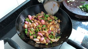 農民家族は、肉を揚げる実践的な手段ではありません4