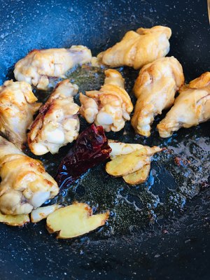 The practice measure of chicken of domestic edition yellow stew 5
