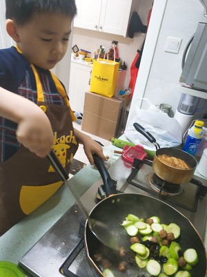 Children cookbook -- of fat chicken " towel gourd agaric fries fleshy bolus " practice measure 3