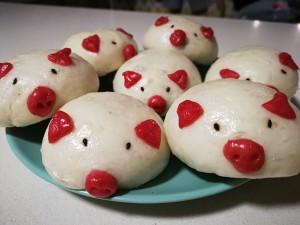 豚豚Bao Peijiには、1年の料理豚の祝福が含まれる実践措置12