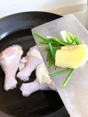Does saliva hand rip chicken? ? Delicious practice measure 1