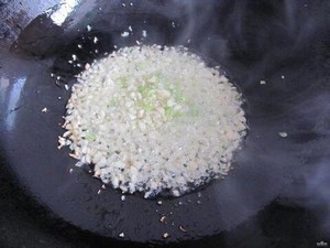 豚の腸のピンク4を炒めるためにママとよく戦う練習の動き