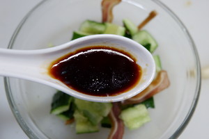 Sweet hot cucumber mixes the practice measure of pig ear 8