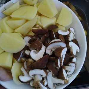 The practice measure of yellow stew chicken 9