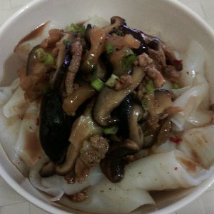 シークレットは、ソース豚腸の豆またはサツマイモ澱粉から作られた麺または春雨を作ります 3 