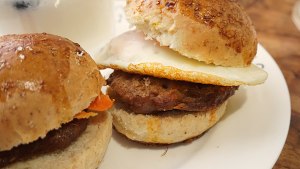 The practice measure of hamburger of pig willow egg 18