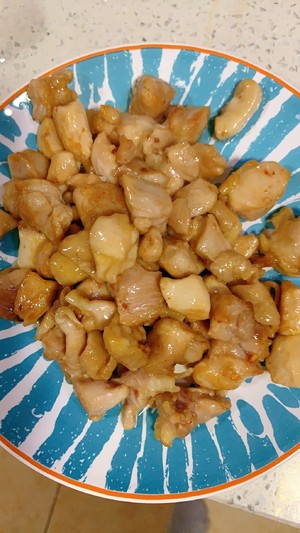 The daily life of a family is delicate, the practice measure of Xianggu mushroom slippery chicken 8