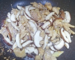 The practice measure of Xianggu mushroom slippery chicken 6