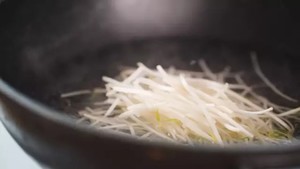 Water boils beef: " Chinese meal hall " dish of Zhang Liang expert (video cookbook) practice measure 5